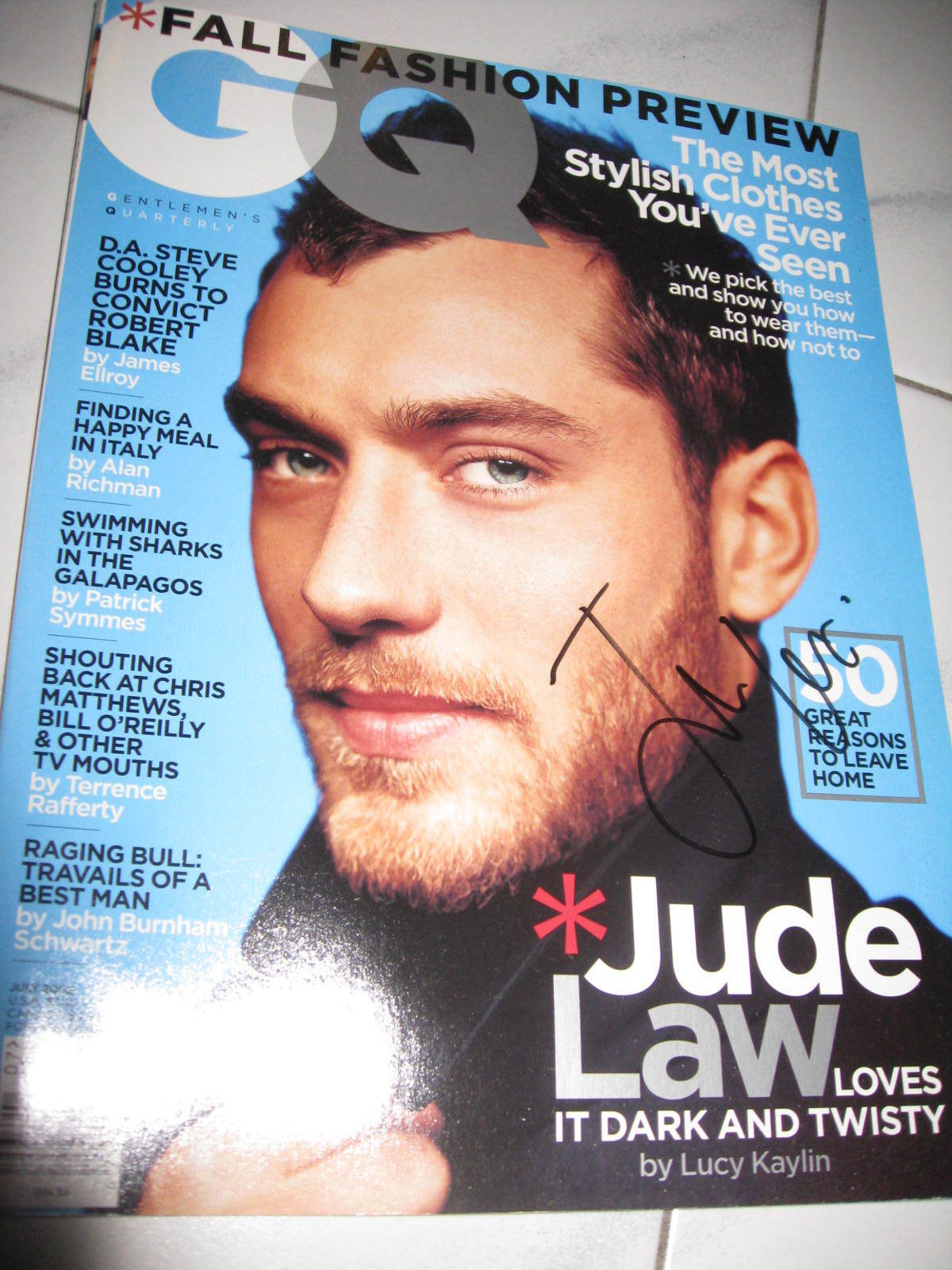 JUDE LAW SIGNED AUTOGRAPH GQ MAGAZINE IN PERSON SHERLOCK HOLMES SEXY HUNK COA