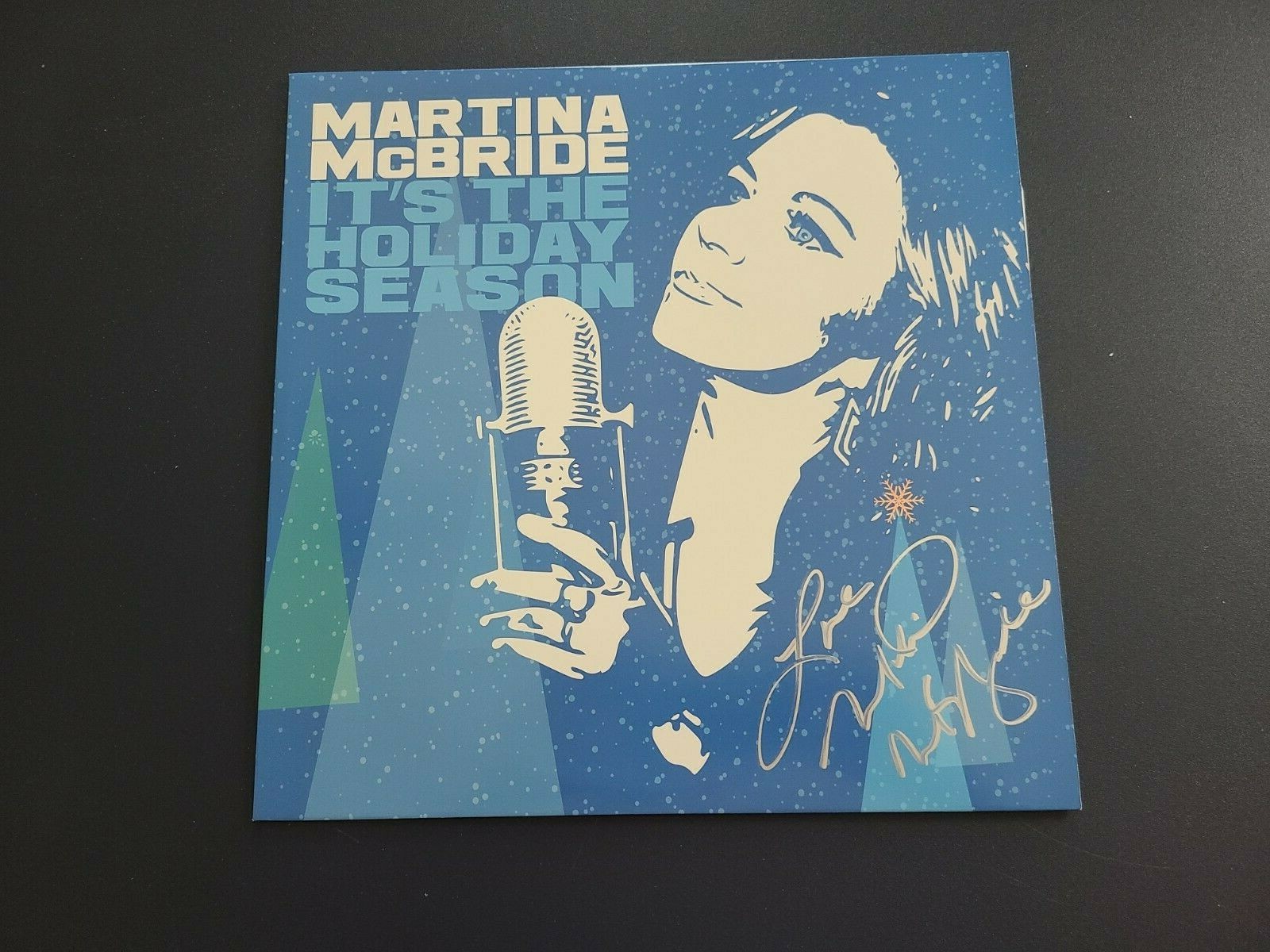 MARTINA MCBRIDE signed autographed IT'S THE HOLIDAY SEASON LP Album Record