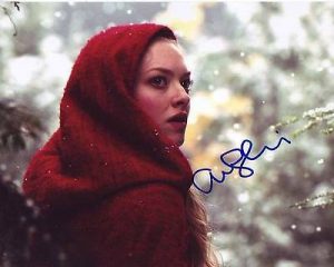 AMANDA SEYFRIED SIGNED AUTOGRAPHED RED RIDING HOOD VALERIE PHOTO COLLECTIBLE MEMORABILIA