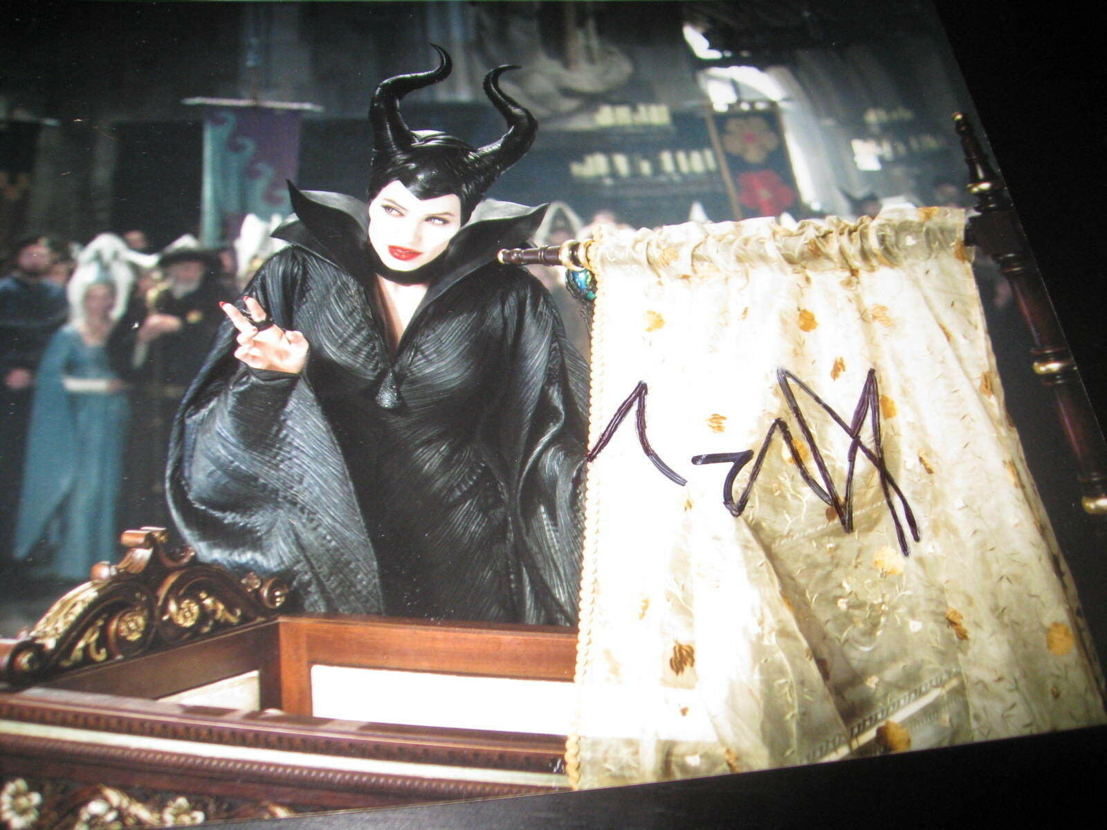 ANGELINA JOLIE SIGNED AUTOGRAPH 8x10 PHOTO MALEFICENT PROMO IN PERSON