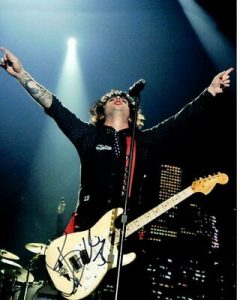 BILLIE JOE ARMSTRONG SIGNED AUTOGRAPHED GREEN DAY PHOTO COLLECTIBLE MEMORABILIA