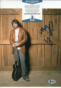 BILLY RAY CYRUS SIGNED (ACHY BREAKY HEART) MUSIC 8X10 PHOTO BECKETT BAS T56597  COLLECTIBLE MEMORABILIA