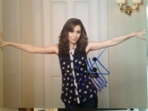 CRISTIN MILIOTI SIGNED AUTOGRAPHED 8×10 PHOTO HOW I MET YOUR MOTHER A TO Z COLLECTIBLE MEMORABILIA