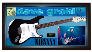 DAVE GROHL AUTOGRAPHED FOO FIGHTERS GUITAR UACC RD AFTAL COA PSA + DISPLAY COLLECTIBLE MEMORABILIA