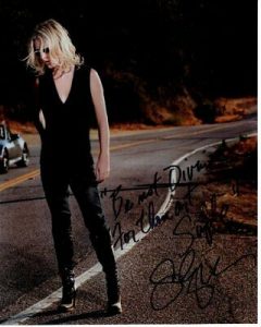 DEANA CARTER SIGNED AUTOGRAPHED PHOTO GREAT CONTENT COLLECTIBLE MEMORABILIA