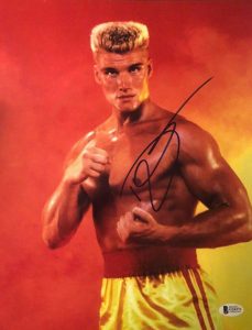 DOLPH LUNDGREN SIGNED AUTOGRAPHED 11×14 PHOTO DRAGO ROCKY IV AUTHENTICATED COLLECTIBLE MEMORABILIA
