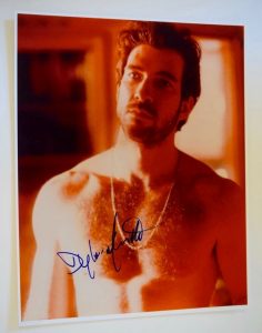 DYLAN MCDERMOTT SIGNED AUTOGRAPHED 11×14 PHOTO AMERICAN HORROR STORY COA VD COLLECTIBLE MEMORABILIA