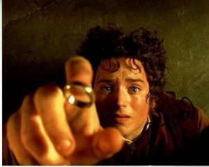 ELIJAH WOOD SIGNED AUTOGRAPHED LORD OF THE RINGS THE HOBBIT FRODO PHOTO COLLECTIBLE MEMORABILIA