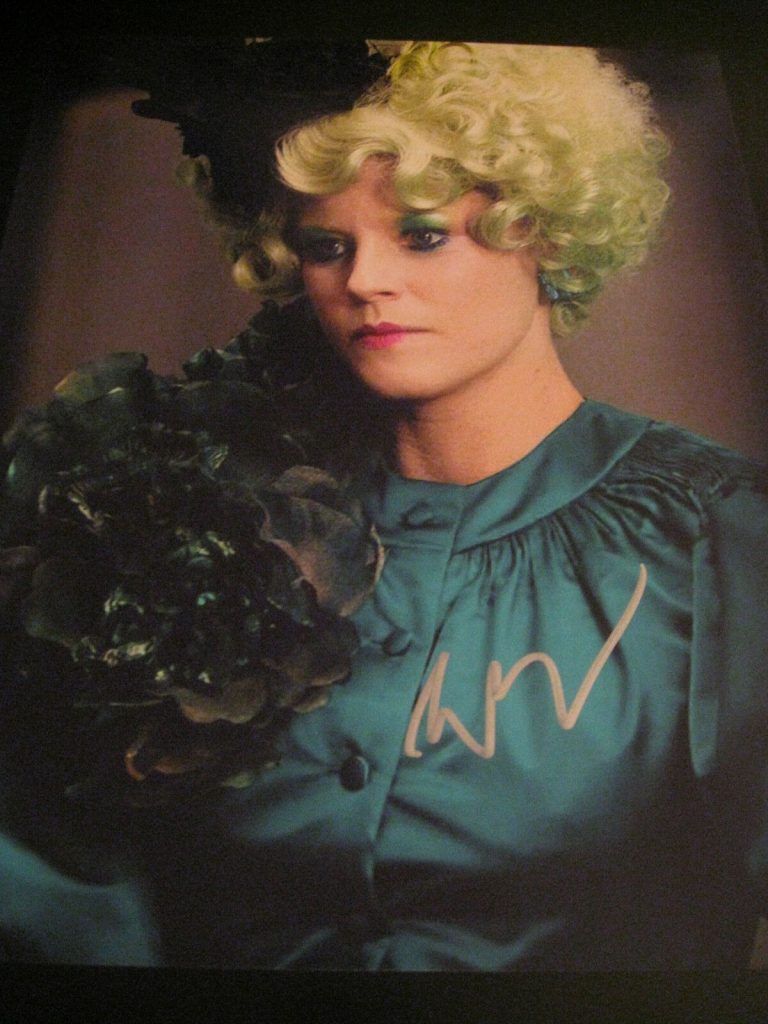 ELIZABETH BANKS SIGNED AUTOGRAPH 8×10 CATCHING FIRE HUNGER GAMES PROMO COA D COLLECTIBLE MEMORABILIA