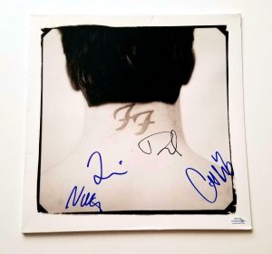 FOO FIGHTERS AUTOGRAPHED X4 NOTHING LEFT TO LOSE ALBUM COVER LP ACOA COLLECTIBLE MEMORABILIA