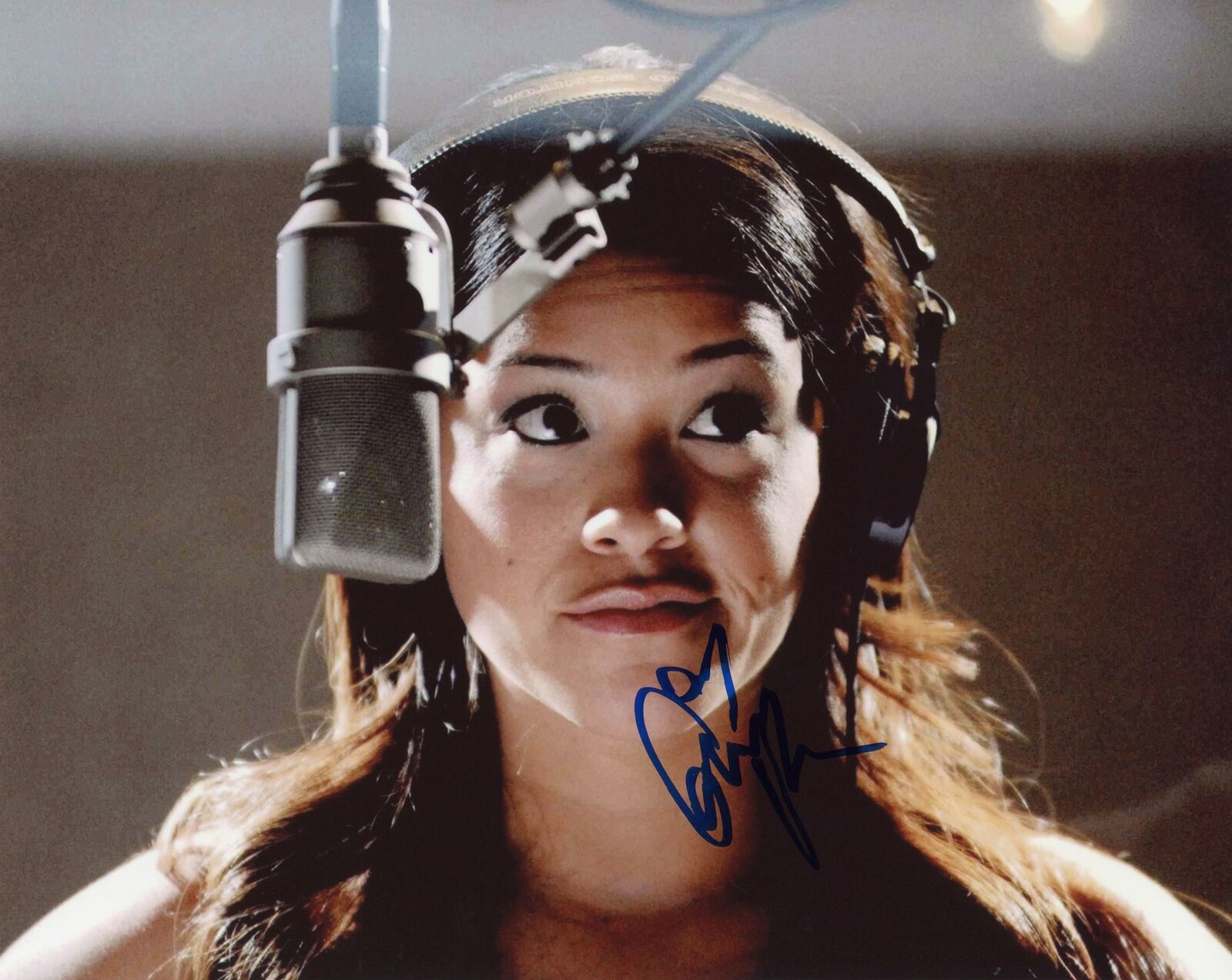 Gina Rodriguez "Filly Brown" AUTOGRAPH Signed 8x10 Photo B Collectible