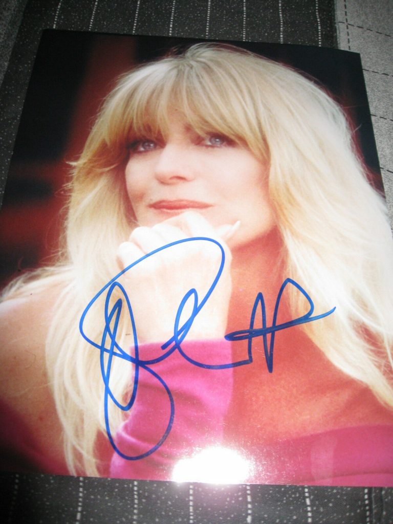 GOLDIE HAWN SIGNED AUTOGRAPH 8×10 SEXY BLONDE BEAUTY IN PERSON COA AUTO D COLLECTIBLE MEMORABILIA