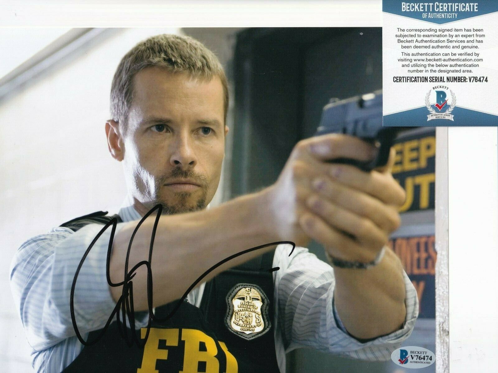 Guy Pearce Signed Traitor Roy Movie Autographed 8x10 Photo Beckett Bas V76474 Collectible 6701