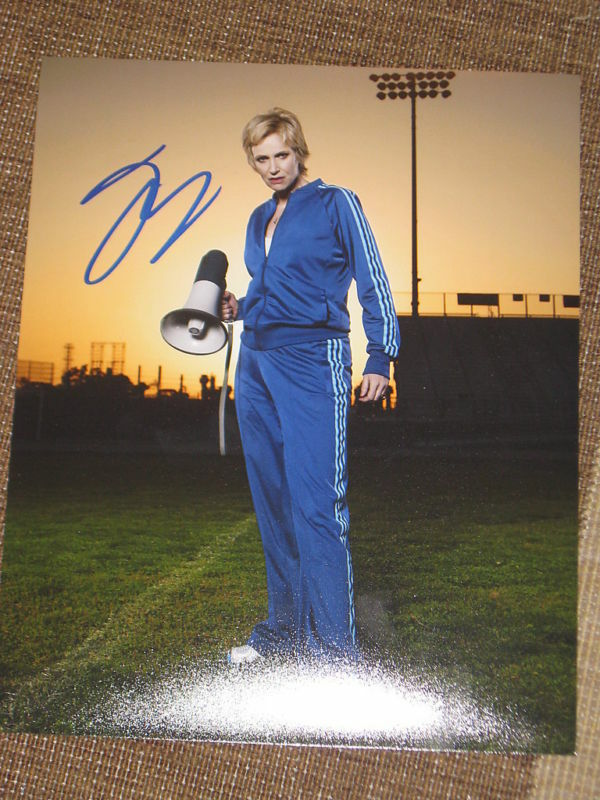 JANE LYNCH SIGNED AUTOGRAPH 8×10 GLEE PROMO AUTO GYM B COLLECTIBLE MEMORABILIA