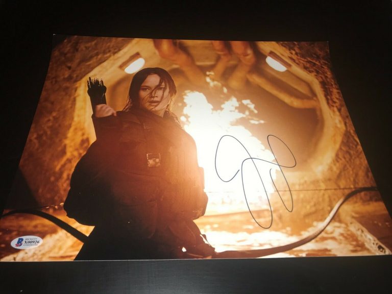 JENNIFER LAWRENCE SIGNED AUTOGRAPH 11×14 HUNGER GAMES KATNISS BECKETT BAS COA E COLLECTIBLE MEMORABILIA