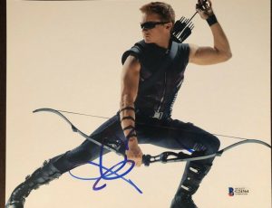 JEREMY RENNER SIGNED AUTOGRAPHED 8×10 PHOTO AVENGERS BECKETT AUTHENTICATION COLLECTIBLE MEMORABILIA