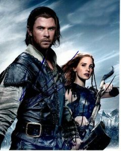 JESSICA CHASTAIN AND CHRIS HEMSWORTH SIGNED AUTOGRAPHED THE HUNTSMAN PHOTO COLLECTIBLE MEMORABILIA