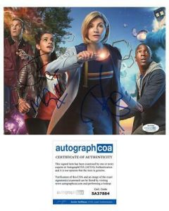 JODIE WHITTAKER, TOSIN COLE & MANDIP GILL “DOCTOR WHO” SIGNED 8×10 PHOTO ACOA  COLLECTIBLE MEMORABILIA