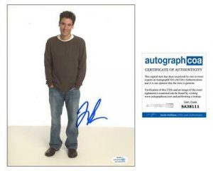 JOSH RADNOR “HOW I MET YOUR MOTHER” AUTOGRAPH SIGNED ‘TED MOSBY’ 8×10 PHOTO B  COLLECTIBLE MEMORABILIA