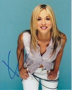 KALEY CUOCO SIGNED AUTOGRAPHED THE BIG BANG THEORY PENNY HOFSTADTER PHOTO COLLECTIBLE MEMORABILIA