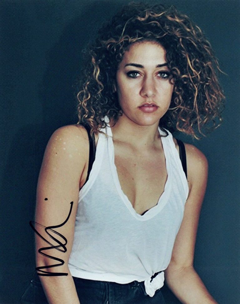 Marielle Scott Signed Autograph 8x10 Photo LADY BIRD Actress COA | Autographia