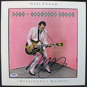 NEIL YOUNG AUTHENTIC SIGNED EVERYBODY’S ROCKIN ALBUM COVER PSA/DNA #AA84128 COLLECTIBLE MEMORABILIA