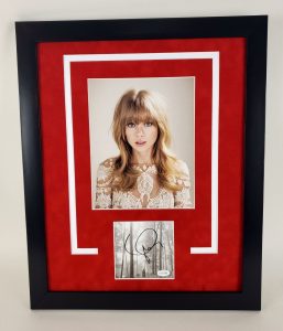 TAYLOR SWIFT AUTOGRAPHED SIGNED 16×20 FOLKLORE FRAMED PHOTO CD DISPLAY ACOA COLLECTIBLE MEMORABILIA