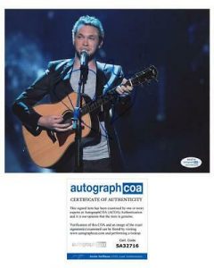 PHILLIP PHILLIPS “THE WORLD FROM THE SIDE OF THE MOON” SIGNED 8×10 PHOTO ACOA  COLLECTIBLE MEMORABILIA
