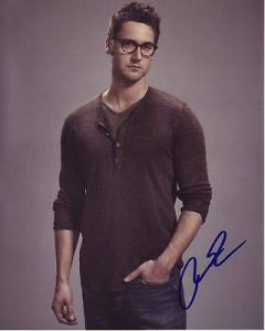 RYAN EGGOLD SIGNED AUTOGRAPHED THE BLACKLIST TOM KEEN PHOTO COLLECTIBLE MEMORABILIA