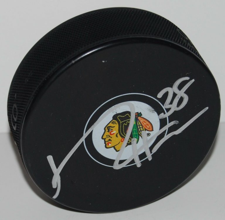 RYAN HARTMAN SIGNED (CHICAGO BLACKHAWKS) SOUVENIR LOGO HOCKEY PUCK W/COA #2  COLLECTIBLE MEMORABILIA
