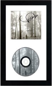 TAYLOR SWIFT AUTOGRAPHED FOLKLORE FRAMED CD ALBUM DISPLAY COLLECTIBLE MEMORABILIA
