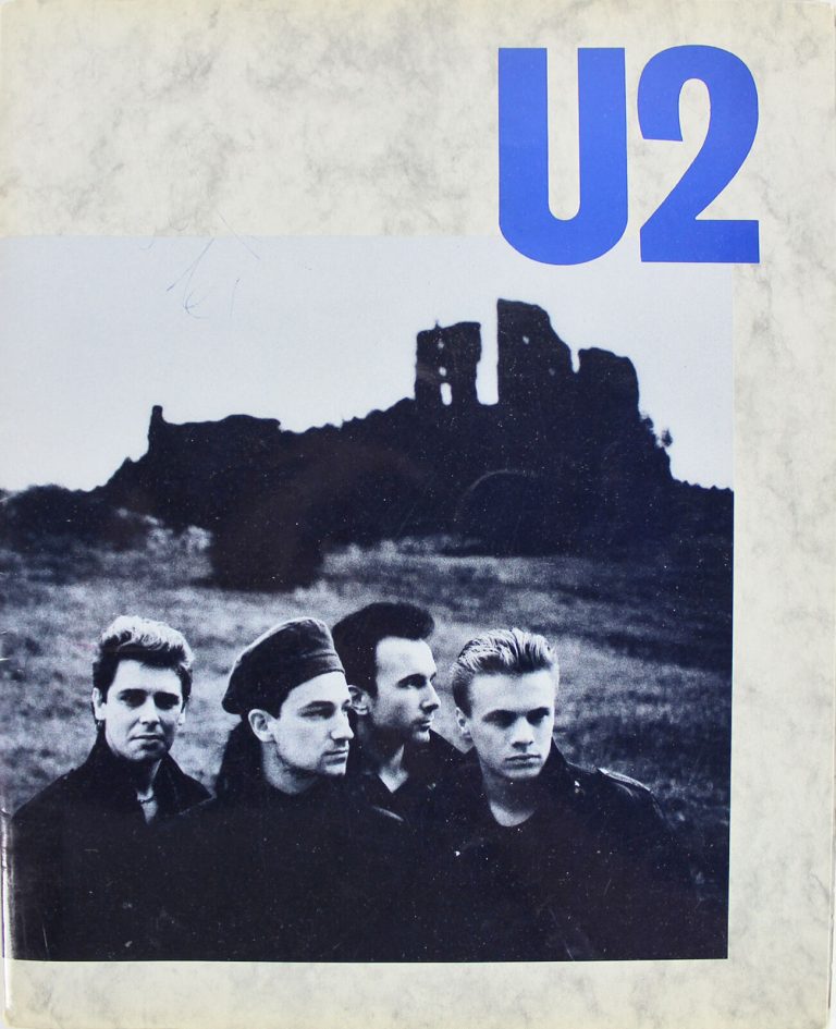 U2 (5) BONO X2, THE EDGE, CLAYTON & MULLEN SIGNED TOUR PROGRAM BAS #A89677 COLLECTIBLE MEMORABILIA