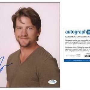 Zachary Knighton "Happy Endings" AUTOGRAPH Signed 'Dave Rose' 8x10 Photo D ACOA Collectible Memorabilia