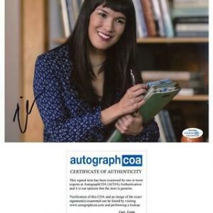 Zoe Chao "Where'd You Go, Bernadette?" AUTOGRAPH Signed 'Soo-Lin' 8x10 Photo Collectible Memorabilia