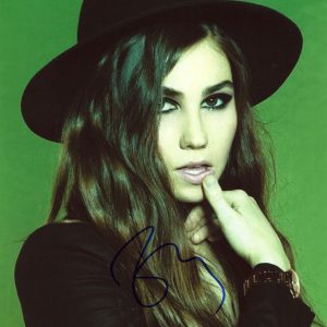 Zosia Mamet "Girls" AUTOGRAPH Signed 8x10 Photo C Collectible Memorabilia