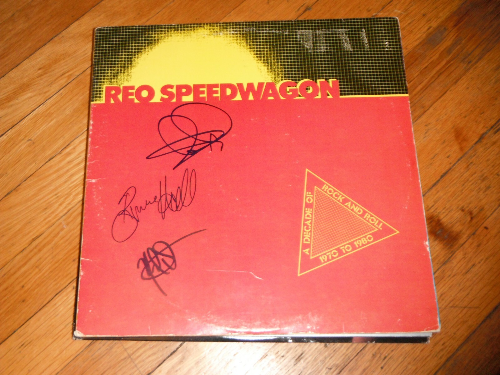 REO SPEEDWAGON GROUP SIGNED A DECADE OF ROCK AND ROLL VINYL ALBUM