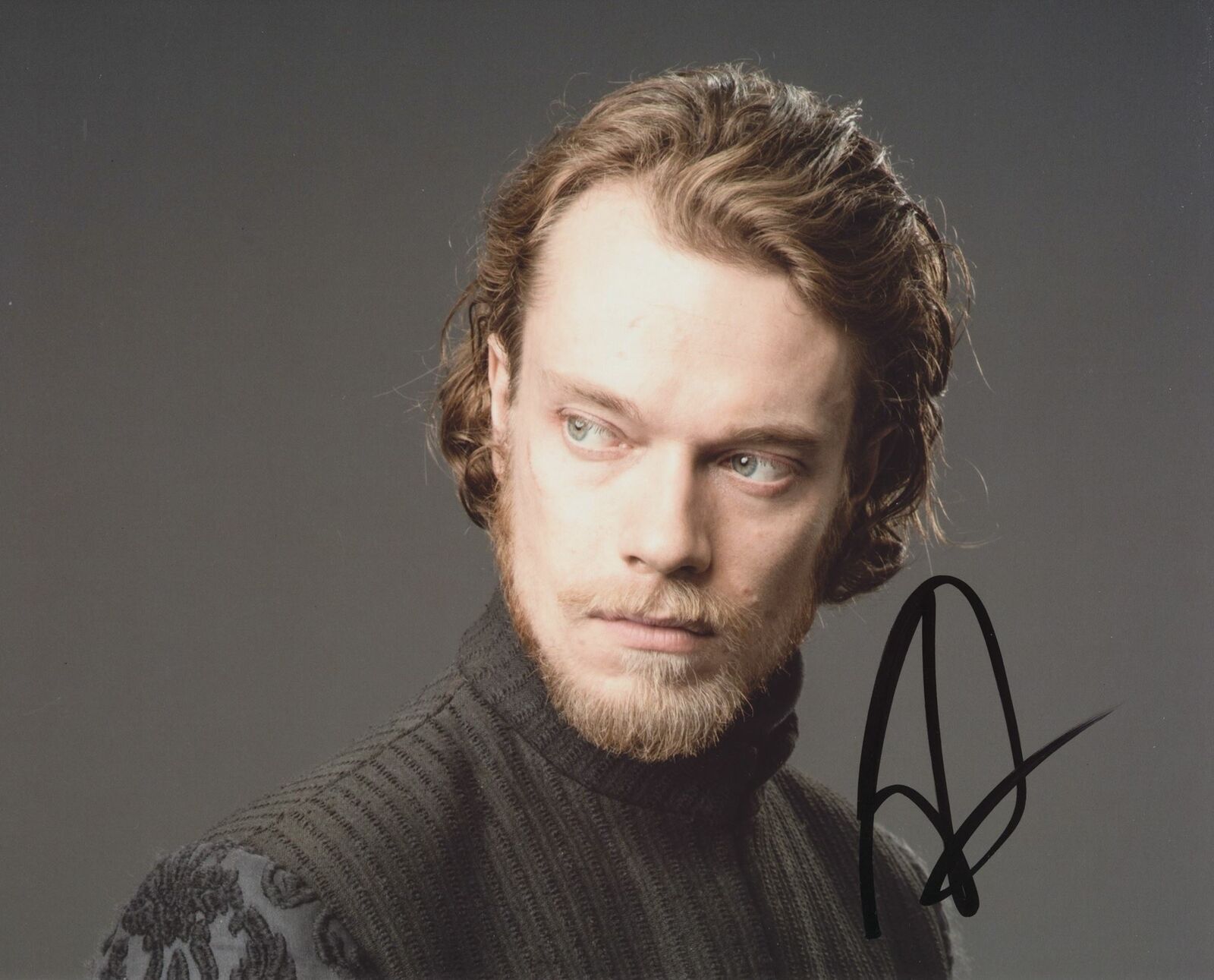 ALFIE ALLEN SIGNED GAME OF THRONES 8X10 PHOTO | Autographia