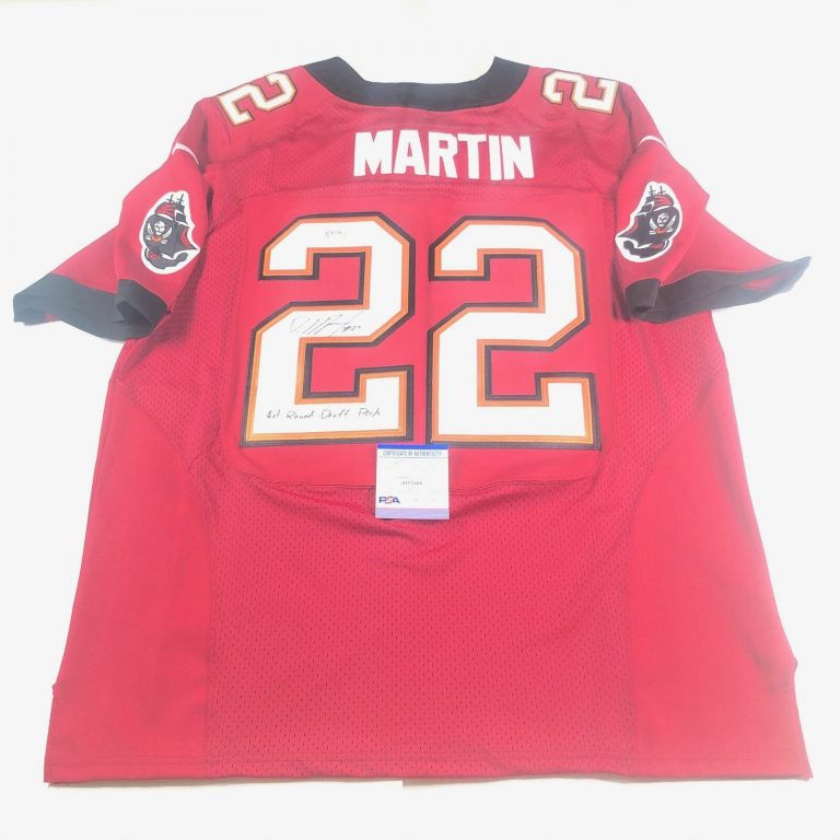 DOUG MARTIN SIGNED JERSEY PSA/DNA TAMPA BAY BUCCANEERS AUTOGRAPHED COLLECTIBLE MEMORABILIA