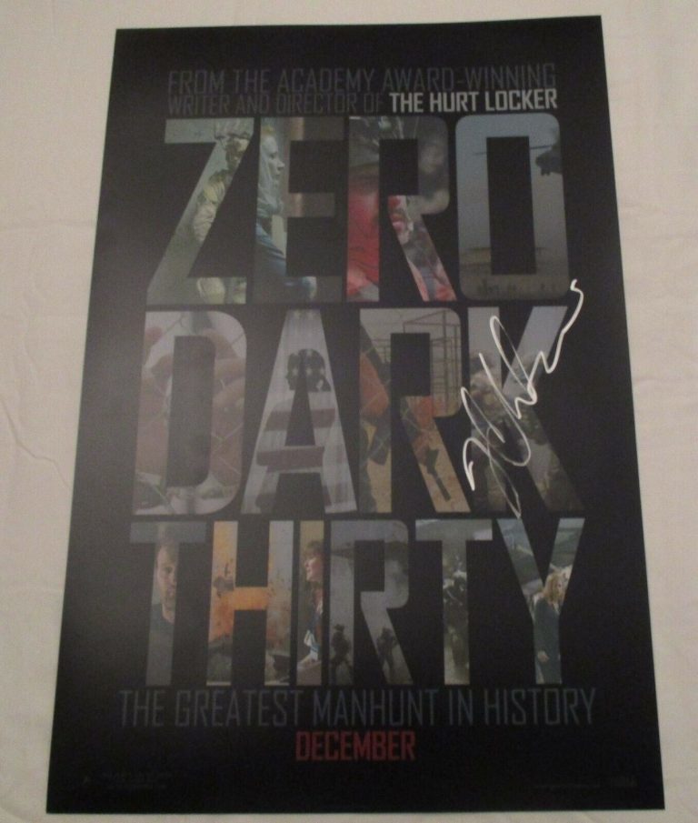 JESSICA CHASTAIN SIGNED ZERO DARK THIRTY 12X18 MOVIE POSTER 2 COLLECTIBLE MEMORABILIA