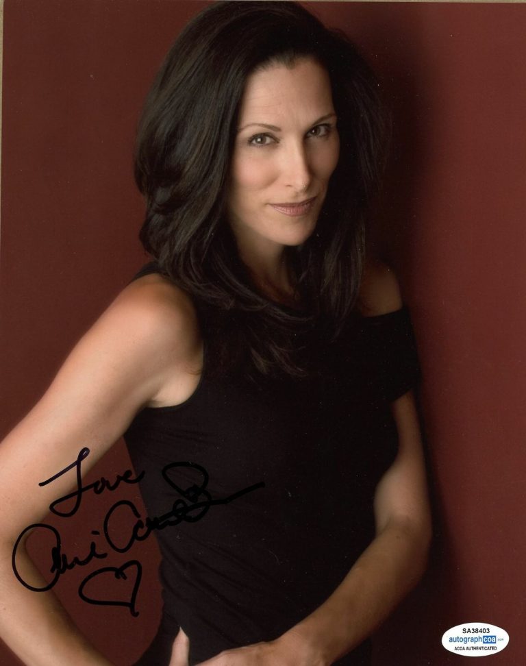 JULIE CAITLIN BROWN SIGNED 8X10 PHOTO ACOA | Autographia