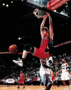 OMER ASIK SIGNED 8×10 PHOTO PSA/DNA CHICAGO BULLS AUTOGRAPHED COLLECTIBLE MEMORABILIA