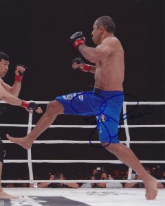 ROYCE GRACIE SIGNED UFC 8X10 PHOTO COLLECTIBLE MEMORABILIA