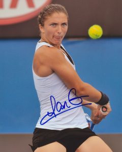 SARA ERRANI SIGNED WTA TENNIS 8X10 PHOTO COLLECTIBLE MEMORABILIA