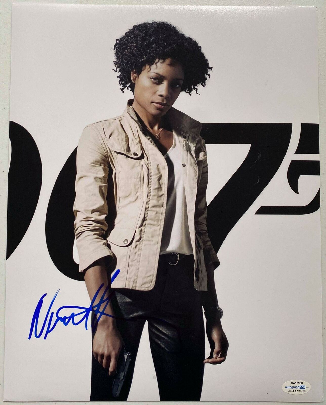 Naomie Harris Skyfall Autograph Signed 007 Eve 11x14 Photo Acoa Collectible Memorabilia