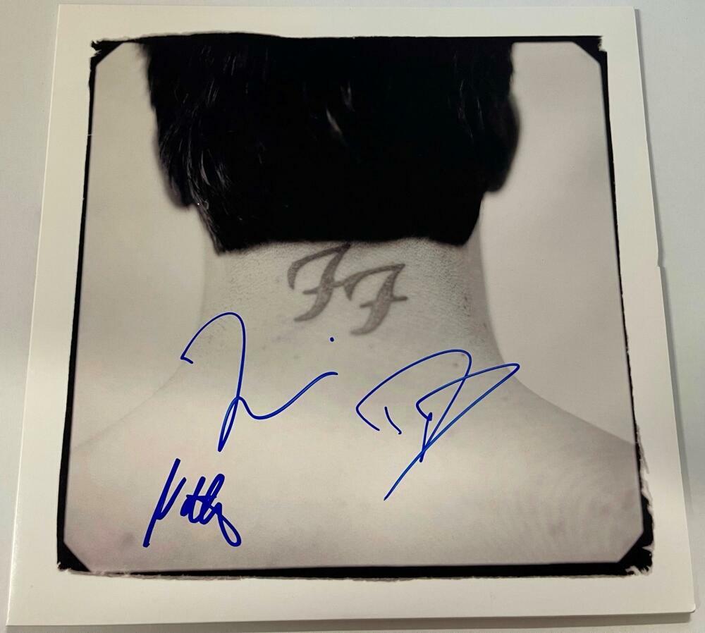 FOO FIGHTERS DAVE GROHL BAND SIGNED ALBUM THERE IS NOTHING LEFT TO LOSE PSA LOA