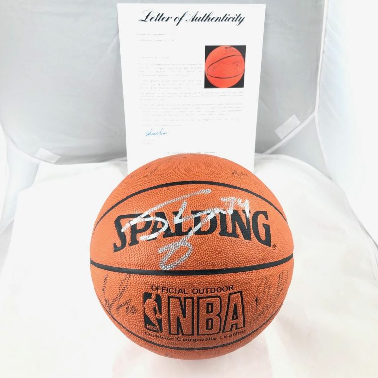 2000-2001 LOS ANGELES LAKERS TEAM SIGNED BASKETBALL PSA/DNA KOBE BRYANT COLLECTIBLE MEMORABILIA