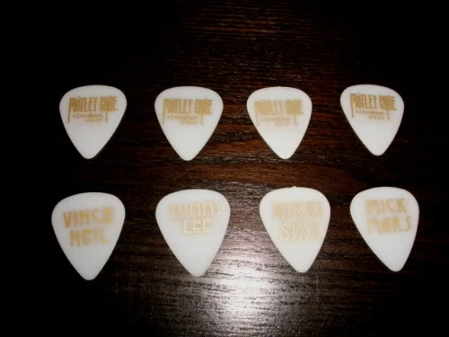 Motley Crue 4 Guitar Pick Set Ozzfest 2010 Gold Milk