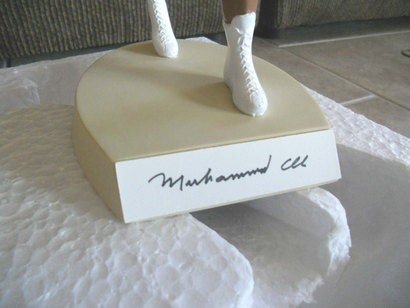 MUHAMMAD ALI AUTOGRAPHED SALVINO SPORT LEGENDS FIGURINE #1105 