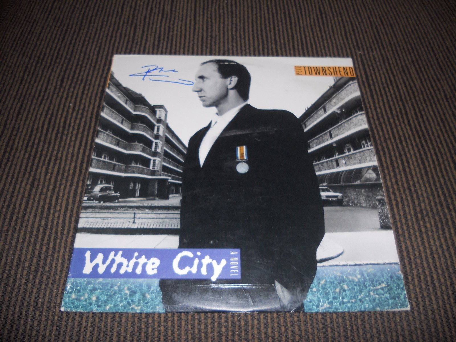 Pete Townshend The Who White City Signed Autographed LP Album PSA Guaranteed