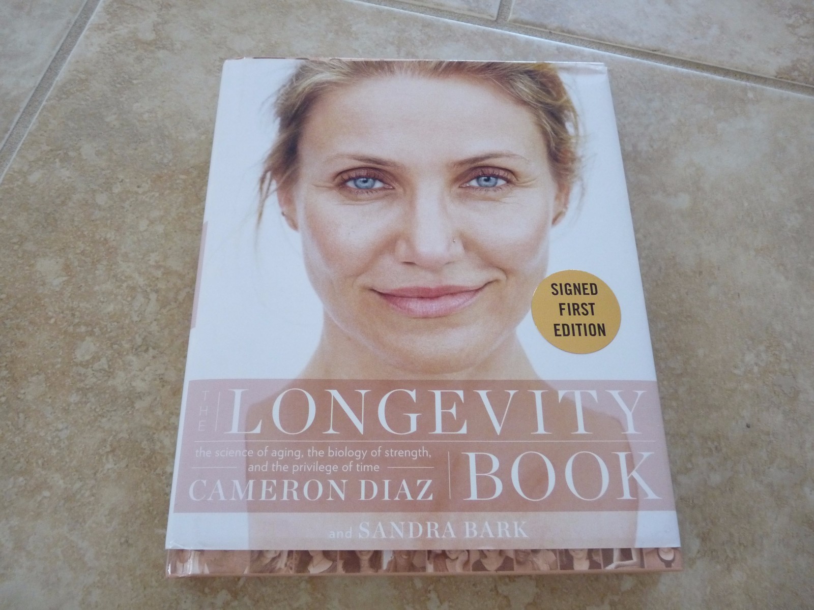 Cameron Diaz Longevity Health & Beauty Signed Autographed Book PSA Guaranteed